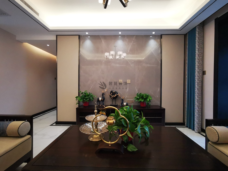 西安(ān)魯班裝(zhuāng)飾出品永和璞玉160平米新(xīn)中(zhōng)式實景照片——客廳電(diàn)視背景牆設計實景照片